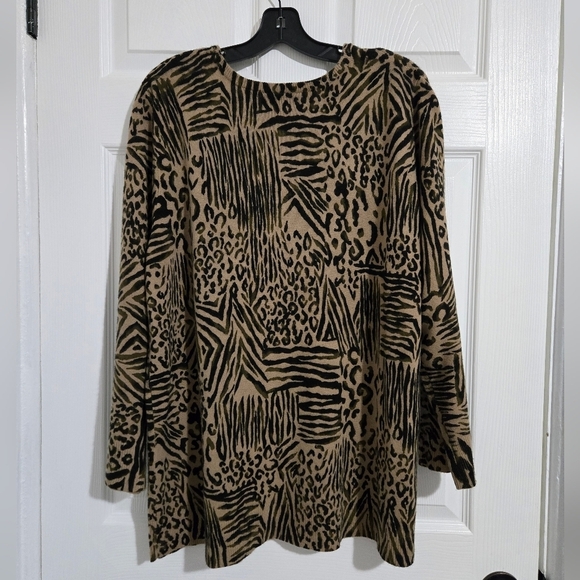 Maggie Barnes Animal Print Sweater Cardigan Women's Sz 1X Brown Black Button-Up - Picture 4 of 7